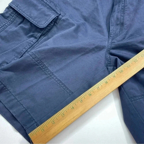 LL Bean Mens Size 34W navy blue cargo shorts 1917 - Picture 5 of 7